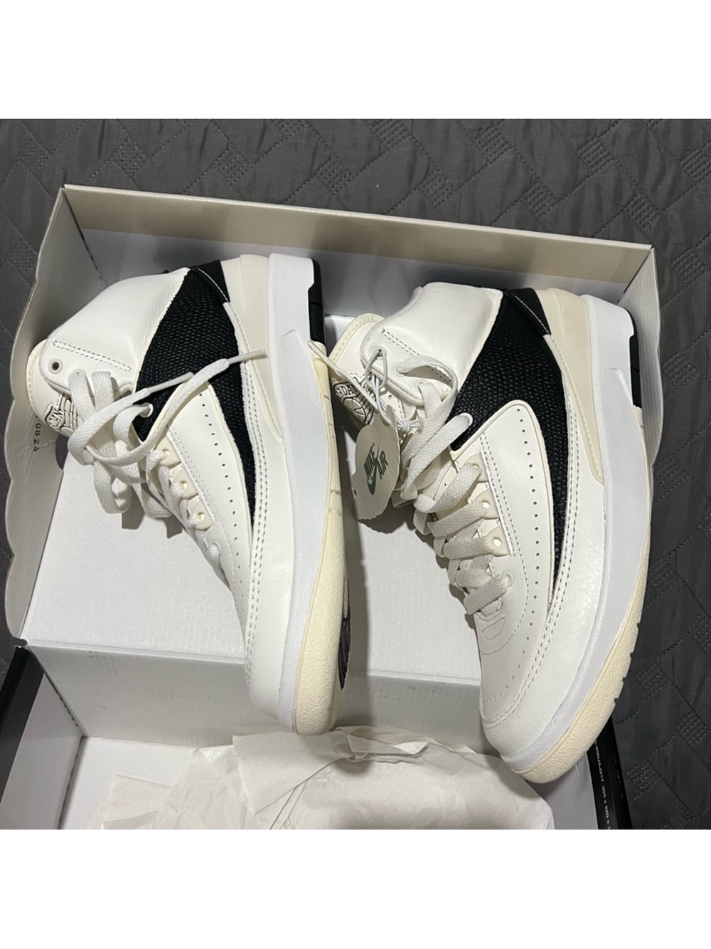 BNWT Womens AIR JORDAN 2 Retro - Picture 7 of 14